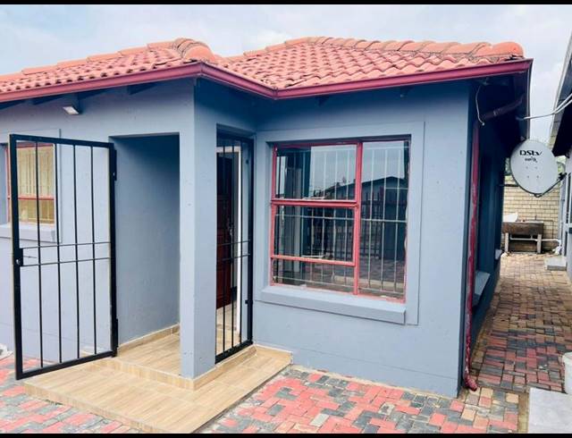 2 BEDROOM PROPERTY TO RENT IN RIVERLEA